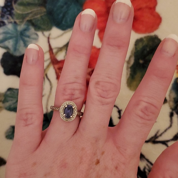 Oval Tanzanite and Diamond Ring - Picture 3 of 5